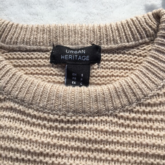 Urban Heritage Crop Top Button on Sleeves - Picture 4 of 6